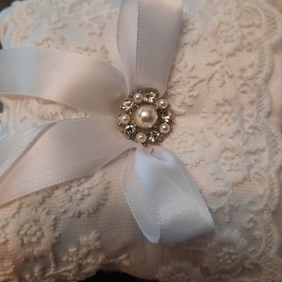 2 Flower Girl Baskets and Ring Bear Pillow - Picture 3 of 3